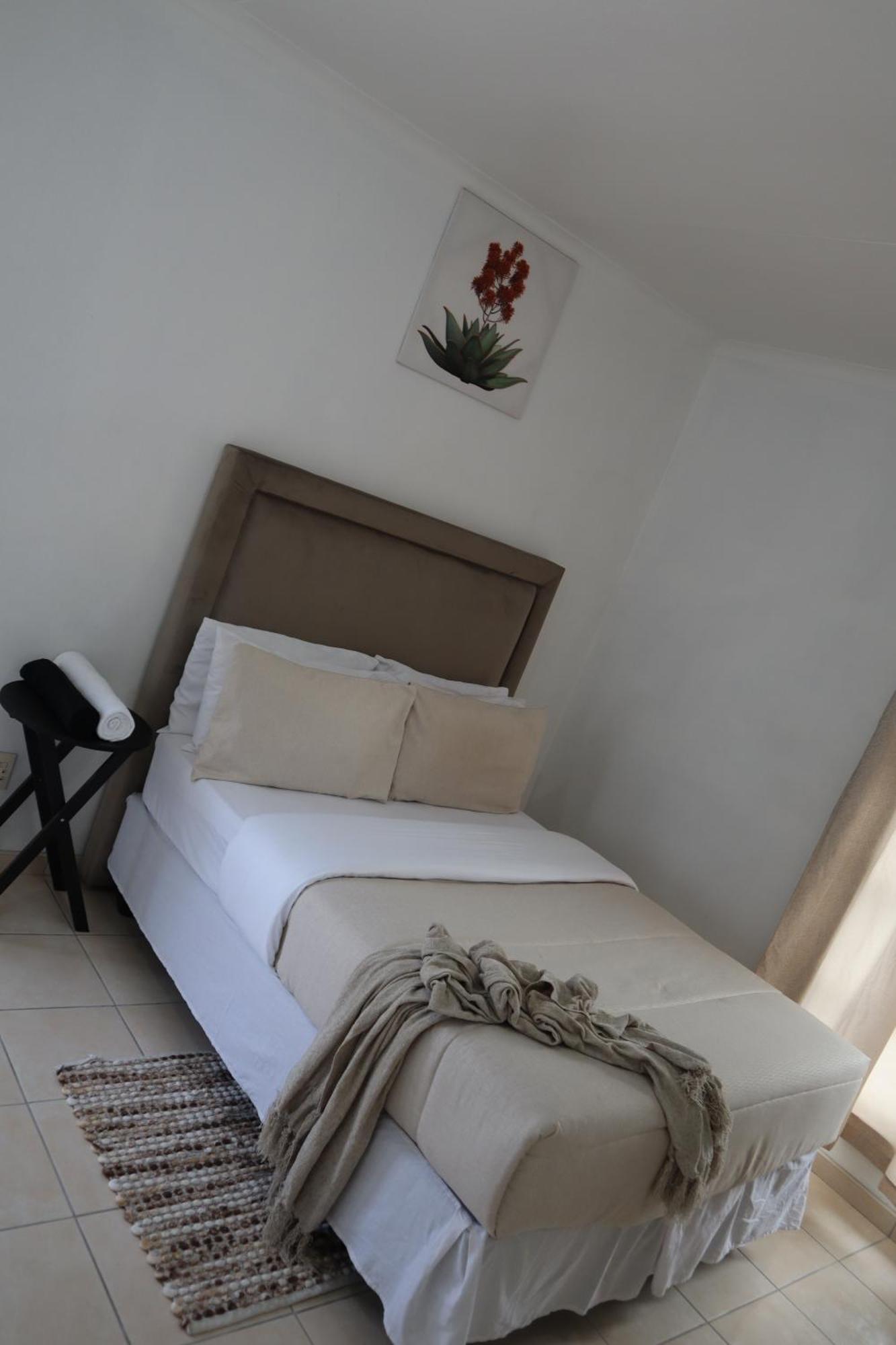 Coastwave Guest House Walvis Bay Exterior photo